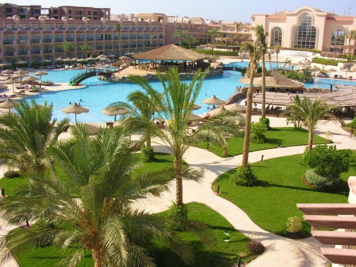 Hurghada utazás Pyramisa Beach Resort Sahl Hasheesh