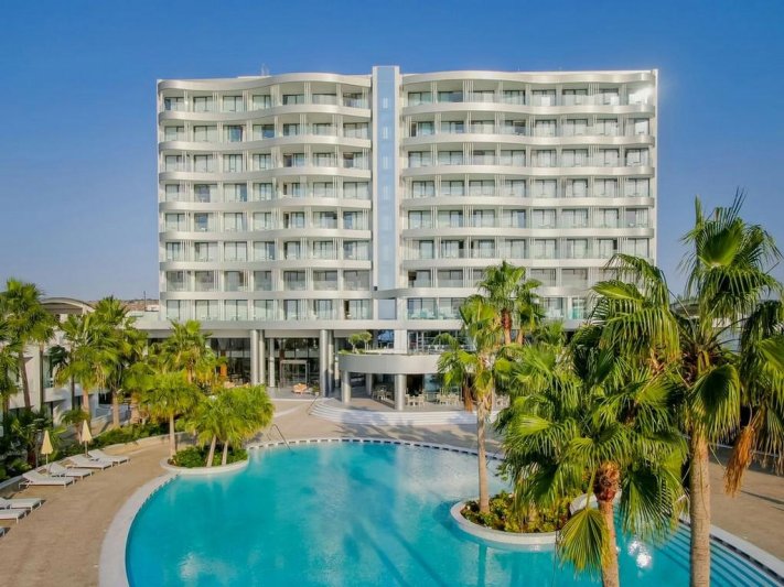 Radisson Beach Dél-Ciprus