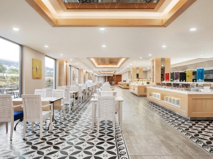 Ramada Hotel & Suites Kusadasi Izmir