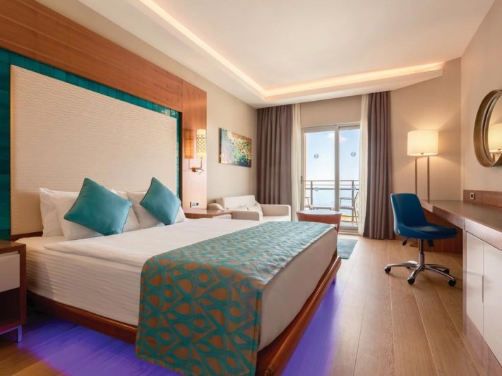 Izmir utazás Ramada Hotel & Suites Kusadasi