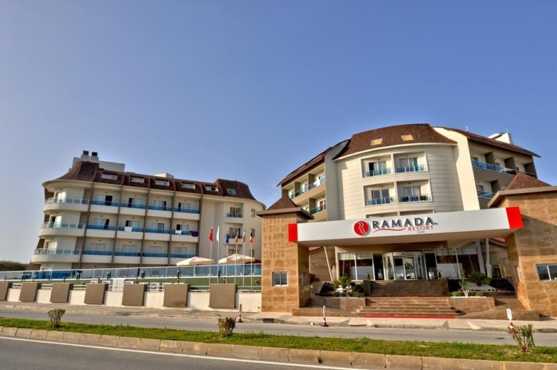 Ramada Resort Side Side