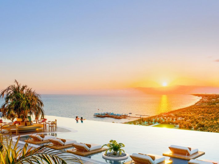 Belek utazás Regnum The Crown