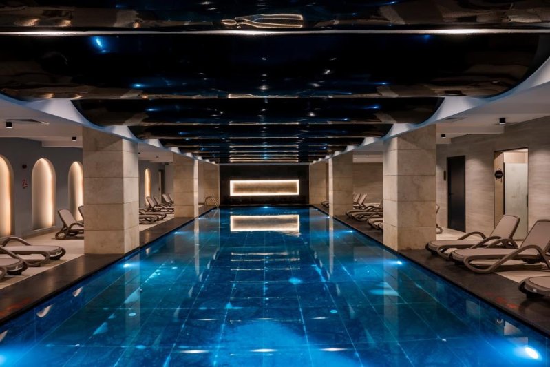 Royal Atlantis Icon Side