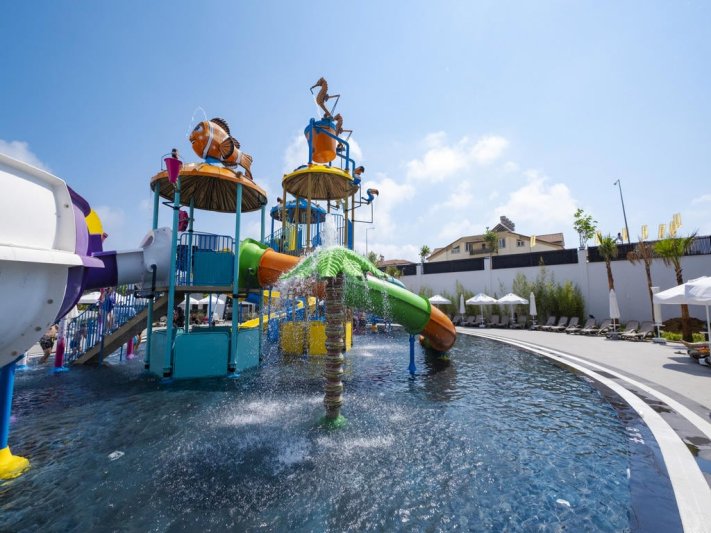 Royal Atlantis Icon Side