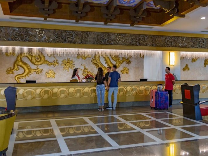 Side nyaralás Royal Dragon