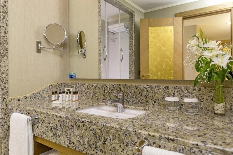 Antalya utazás Royal Holiday Palace