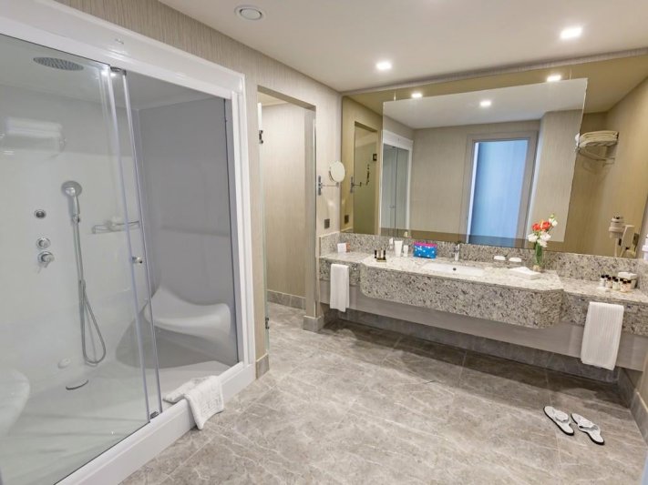 Antalya utazás Royal Seginus