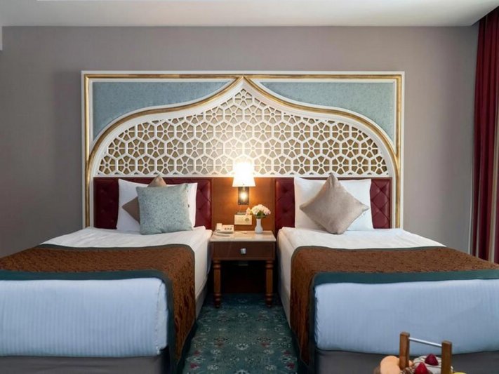Royal Taj Mahal Side