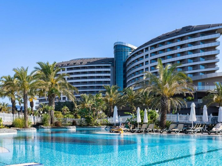 Antalya utazás Royal Wings