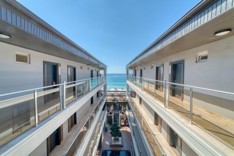 Alanya utazás Royalisa Palmiye Beach Hotel