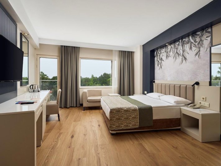 Sea World Resort Spa Side