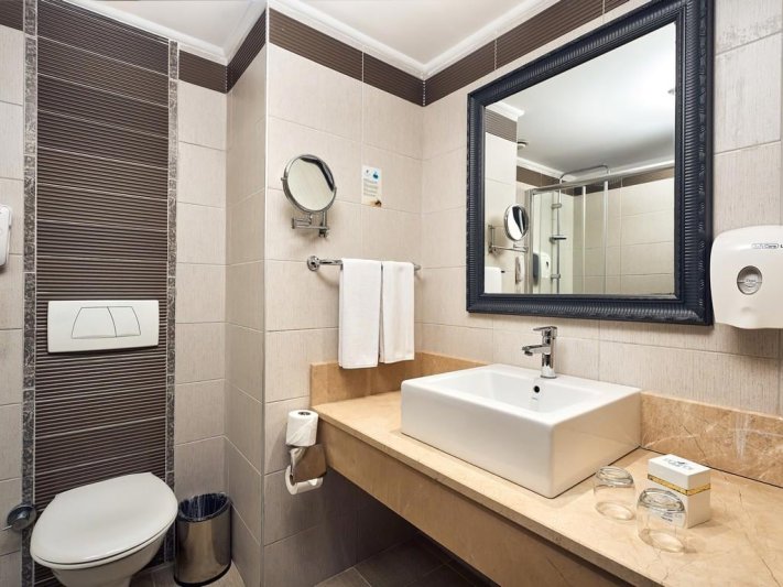 Sea World Resort Spa Side