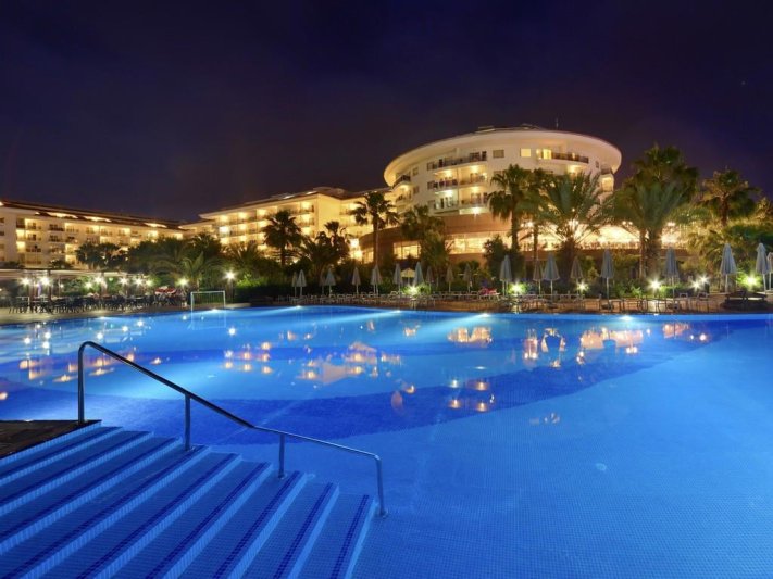 Sea World Resort Spa Side