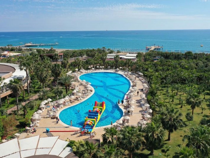 Sea World Resort Spa Side
