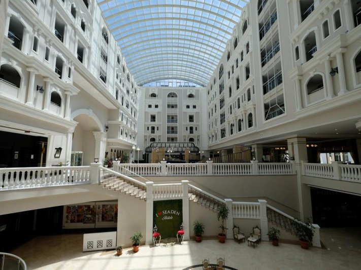 Sea World Resort Spa Side