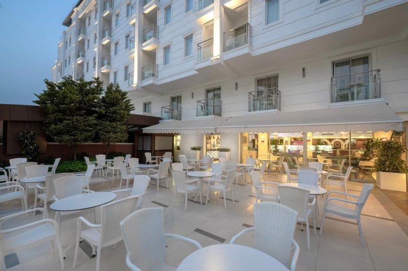 Antalya utazás Sealife Family Resort