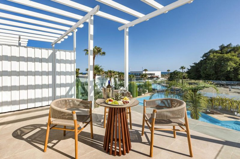 Dél-Ciprus utazás So Nice Club Resort