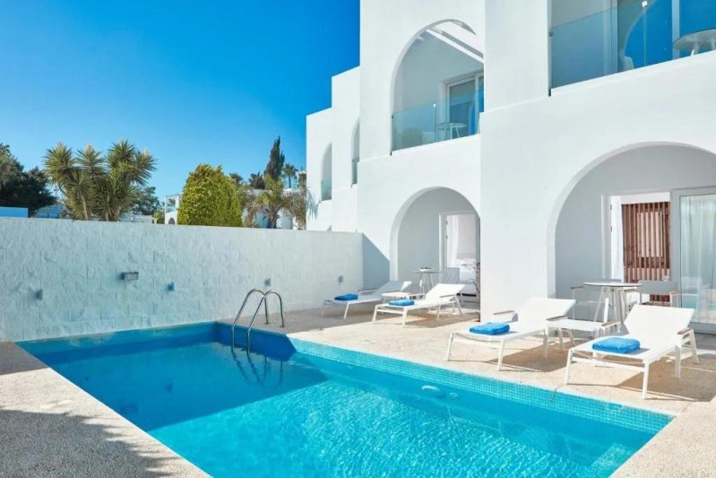 Dél-Ciprus utazás So Nice Club Resort