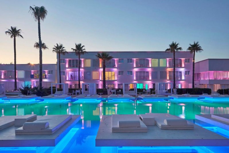 Dél-Ciprus utazás So White Club Resort