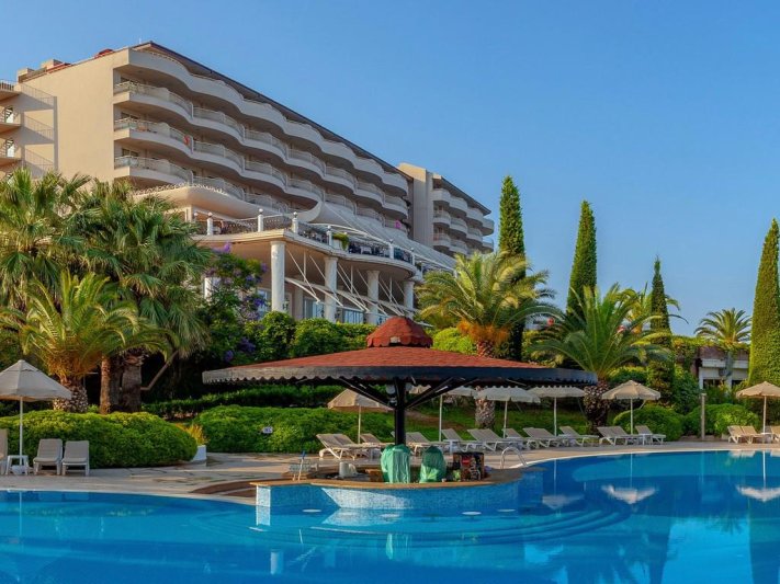 Starlight Resort Side