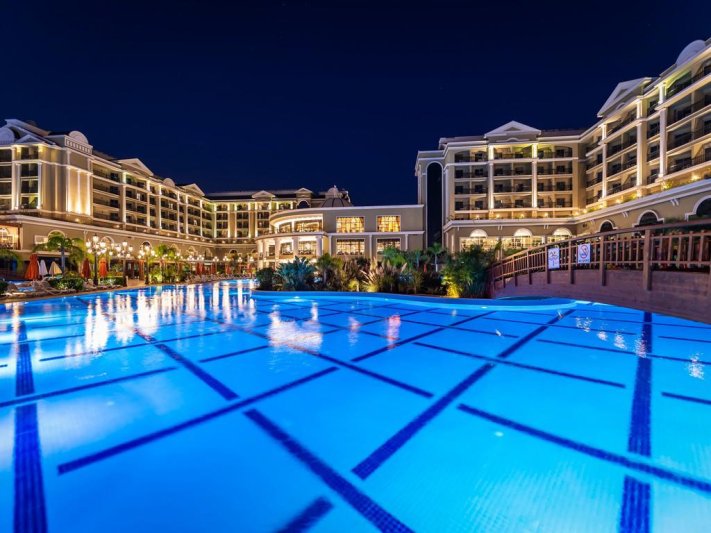 Izmir utazás Sunis Efes Royal Palace