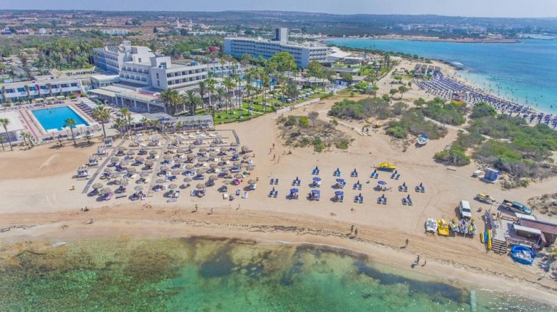 The Dome Beach Hotel & Resort Dél-Ciprus