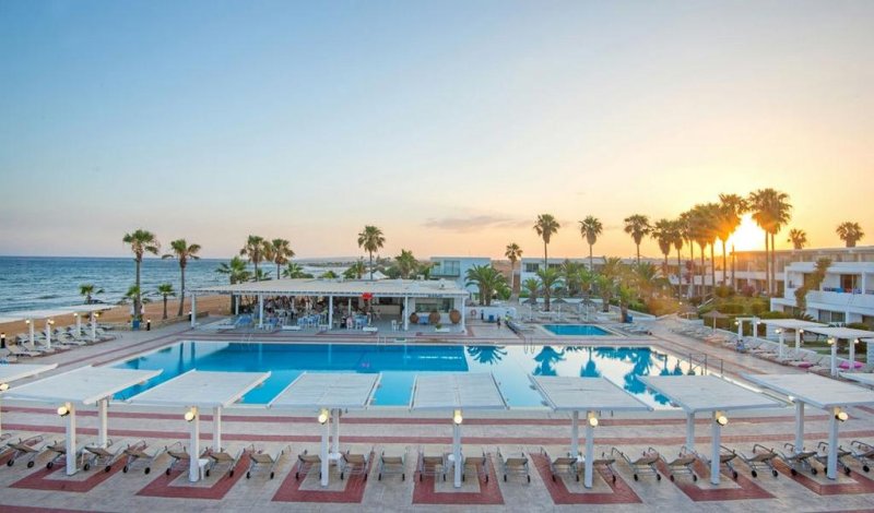 The Dome Beach Hotel & Resort Dél-Ciprus