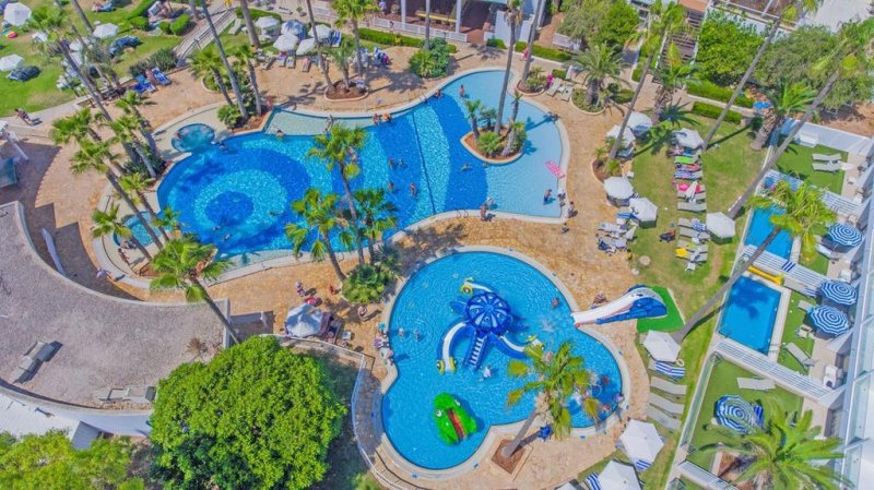The Dome Beach Hotel & Resort Dél-Ciprus