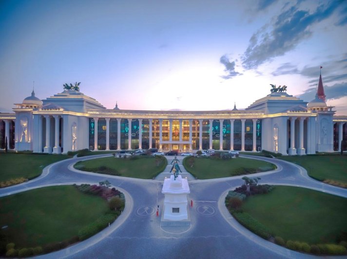 Belek utazás Rixos World The Land of Legends