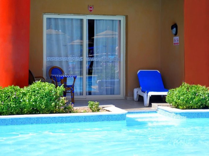 Hurghada utazás Titanic Beach Spa & Aquapark