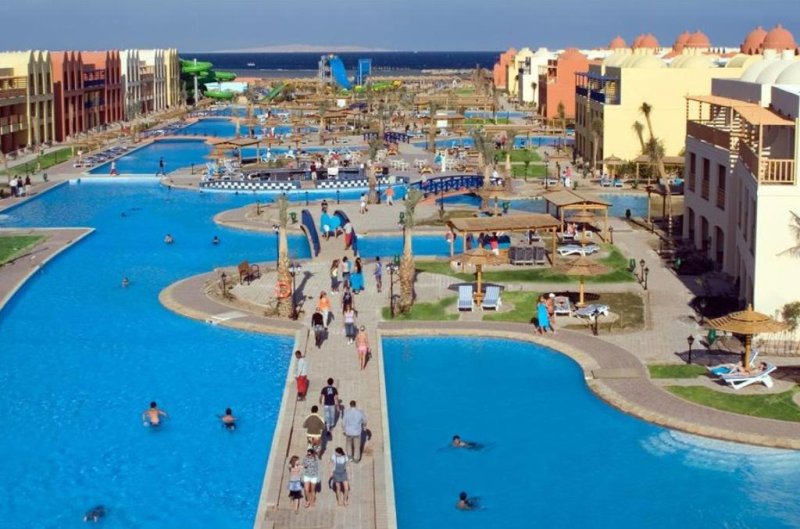 Hurghada utazás Titanic Beach Spa & Aquapark