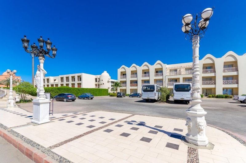 Hurghada utazás Titanic Beach Spa & Aquapark