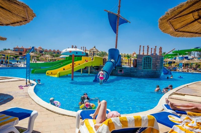 Hurghada utazás Titanic Beach Spa & Aquapark