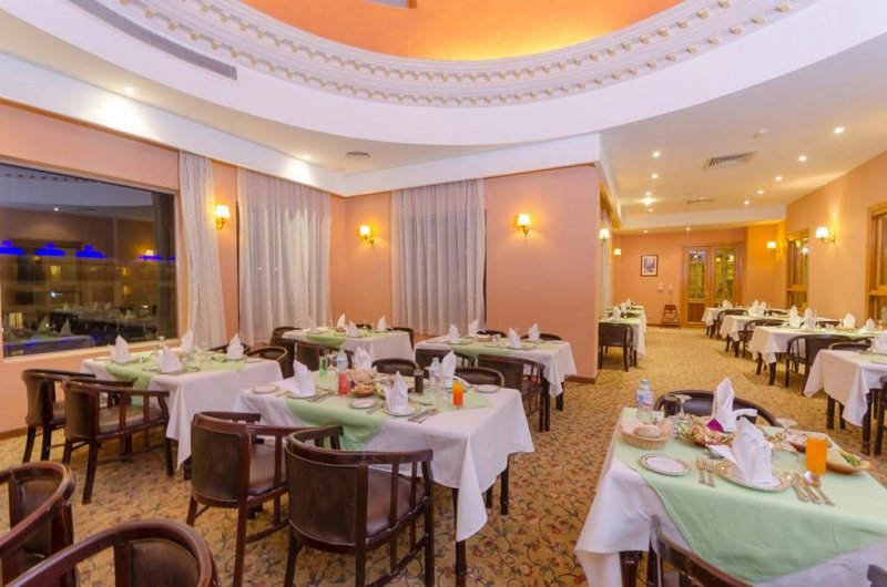 Hurghada utazás Titanic Beach Spa & Aquapark