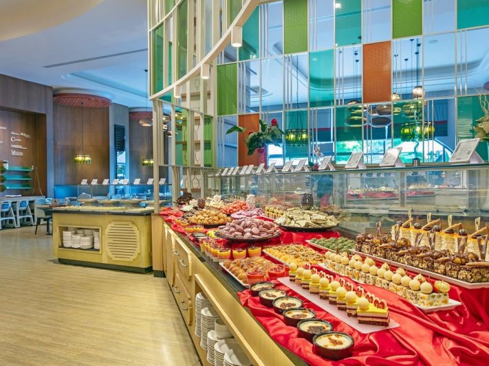 Antalya utazás Titanic Beach Lara