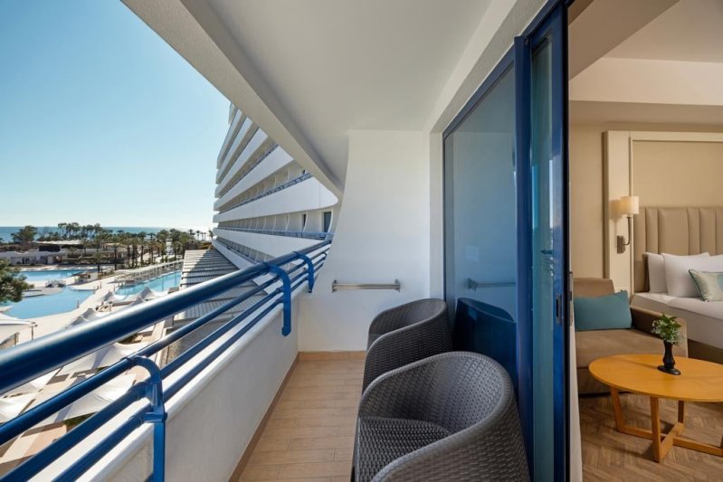 Antalya utazás Titanic Beach Lara