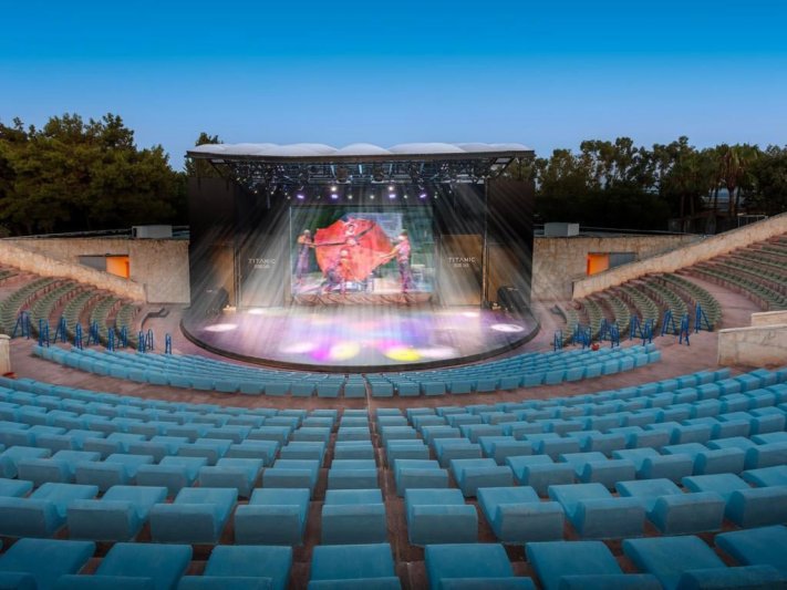 Antalya utazás Titanic Beach Lara