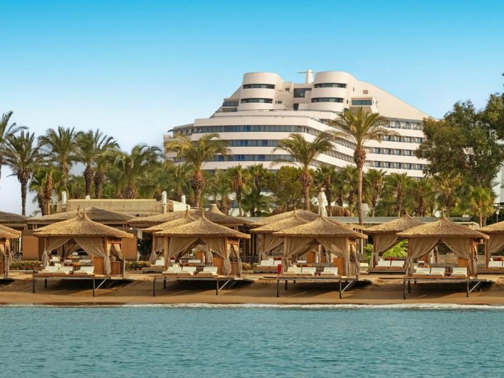 Antalya utazás Titanic Beach Lara