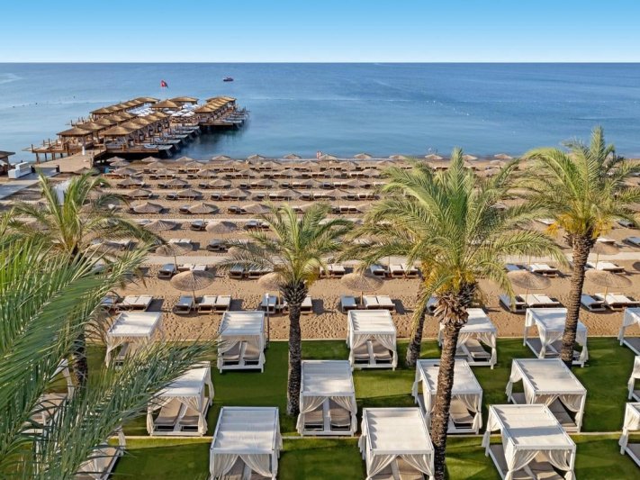 Antalya utazás Titanic Beach Lara