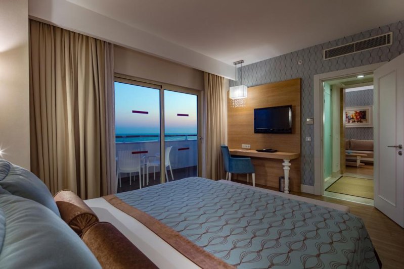 Trendy Verbena Beach Side