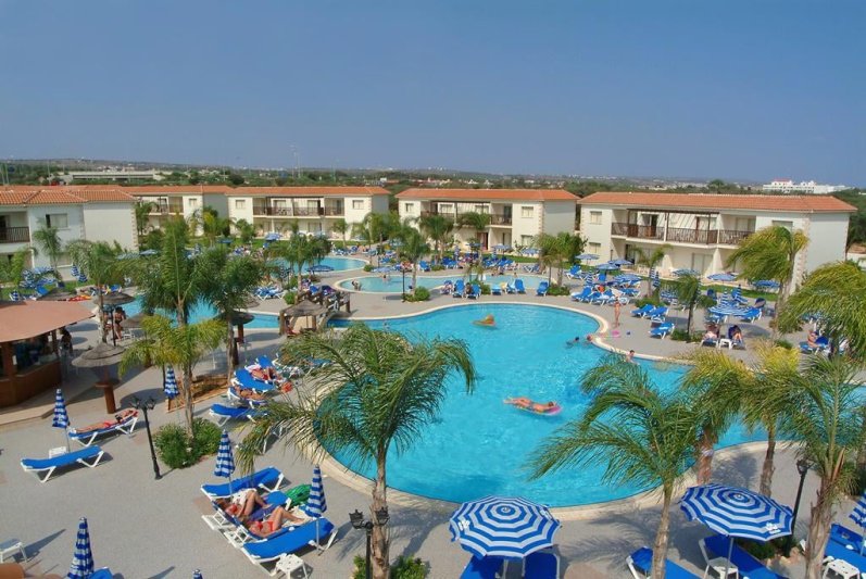 Dél-Ciprus utazás Tsokkos Paradise Village