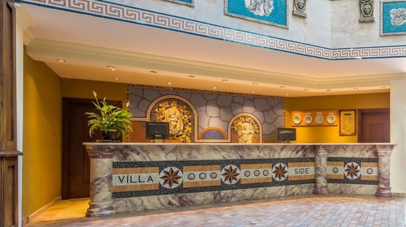 Villa Side Side