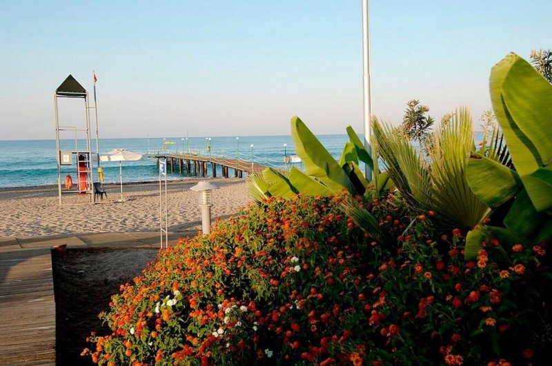 Amelia Beach Resort Side