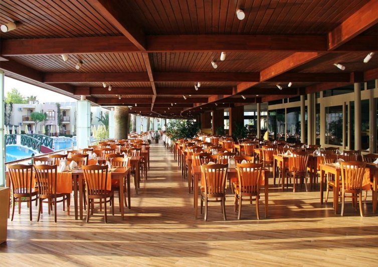 Von Resort Golden Beach Side