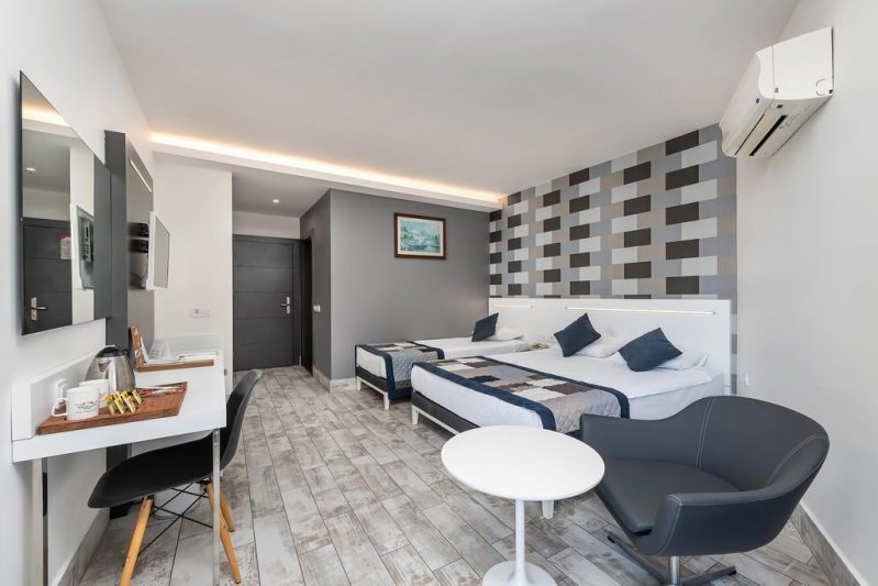 Alanya utazás White City Beach