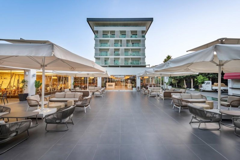 Alanya utazás White City Resort