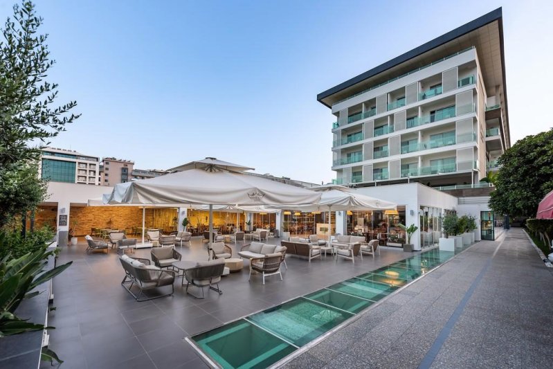 Alanya utazás White City Resort