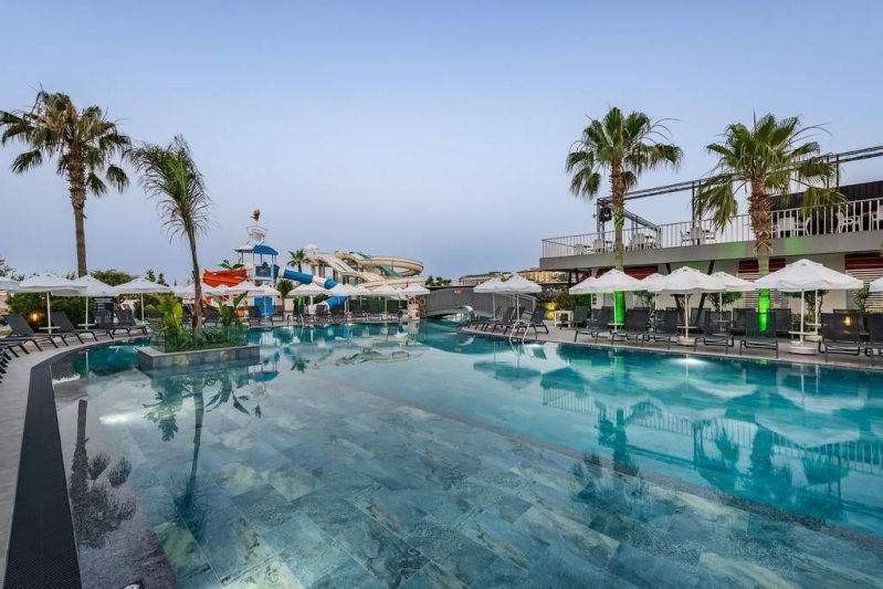 Alanya utazás White City Resort
