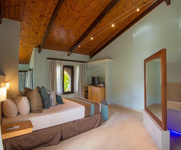 Seychelle-szigetek utazás Coco de Mer & Black Parrot