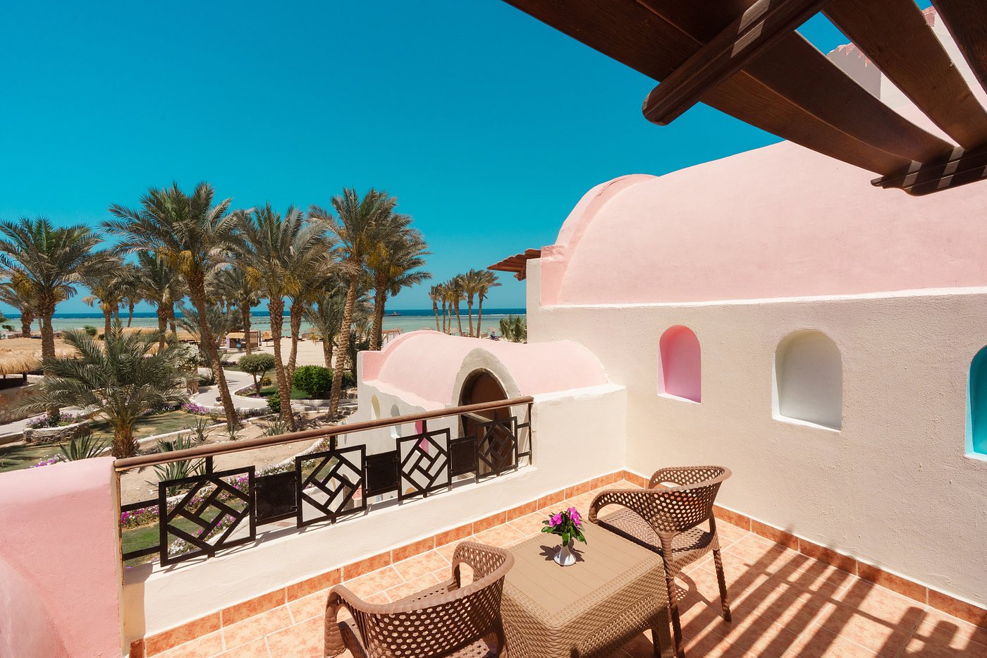 Marsa Alam utazás Protels Crystal Beach Resort